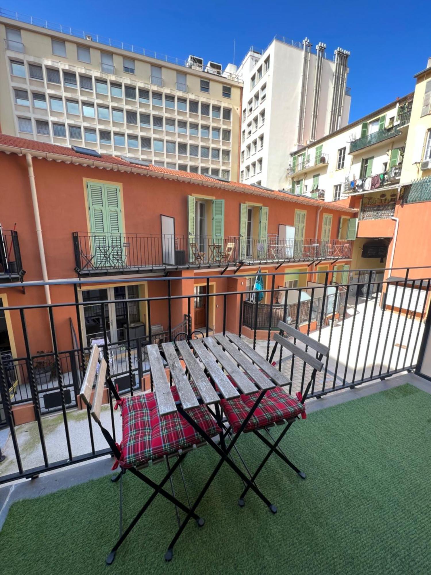 La Cour Du Centre Nice Verde Dış mekan fotoğraf